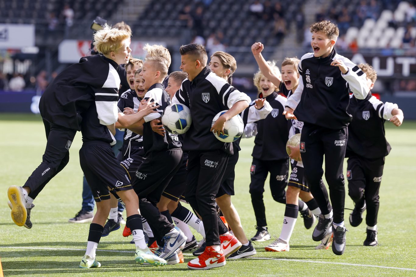 Zondag Om Uur Onder Bij Zappsport Latjetrap Fc Twente Heracles Academie